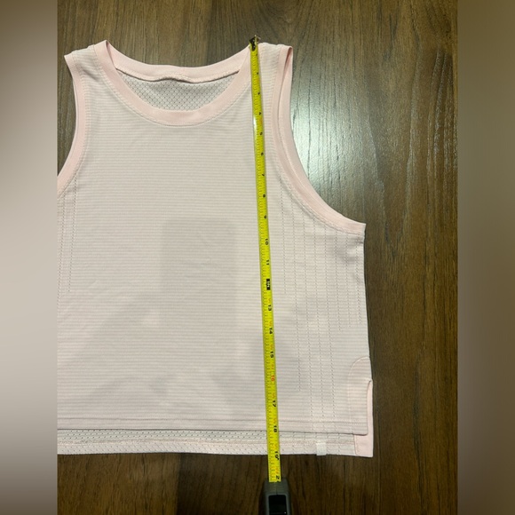 Lululemon Train to Be Tank Top
Strawberry Milkshake Size 4 - Picture 8 of 9